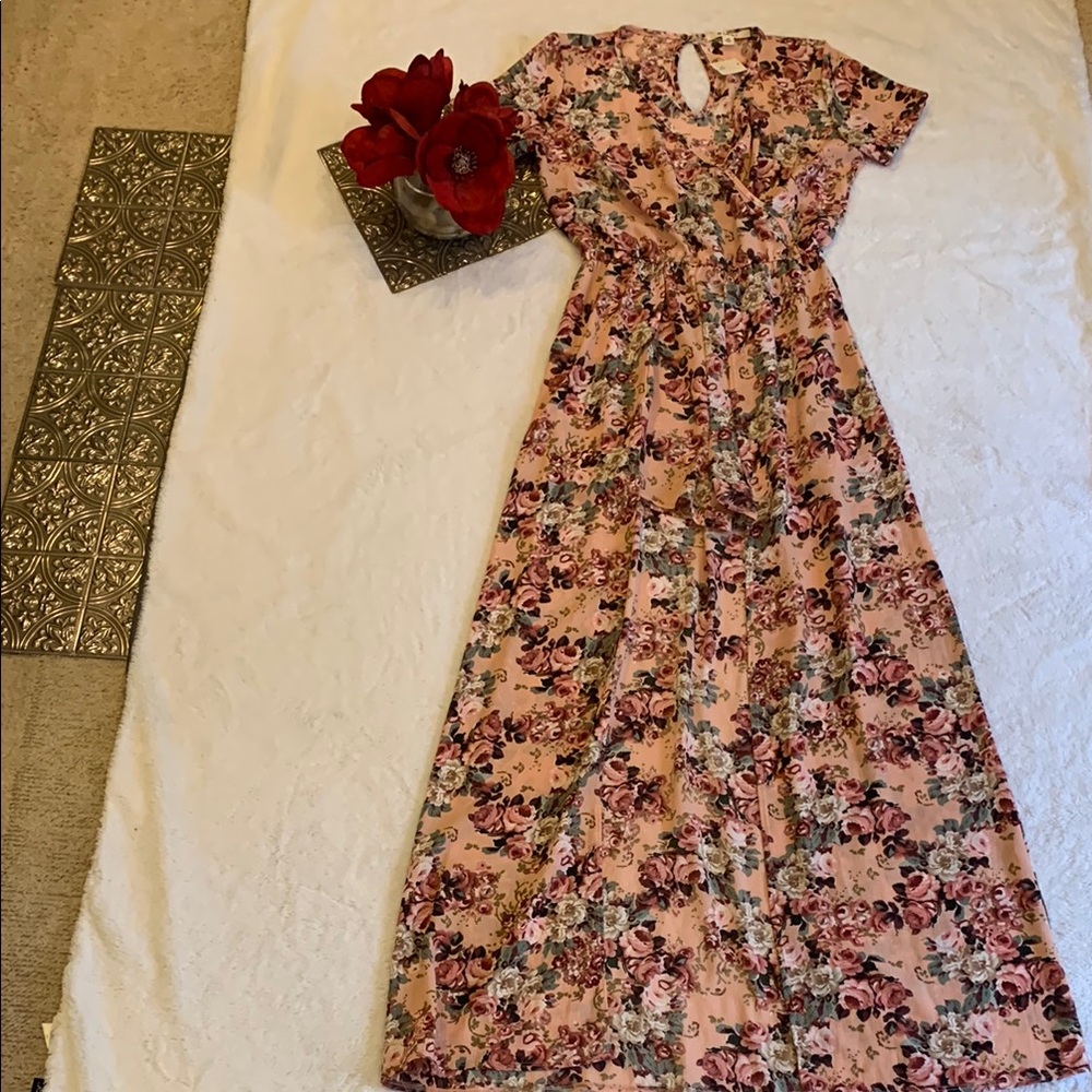 🌹 (NWT) Miami •  Floral Short Sleeve Romper Dress in Pink and Brown •